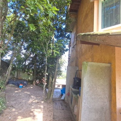 Casa Residencial com 260m², 5 quartos, 4 suítes, 6 garagens, no bairro Vargem Do Bom Jesus em Florianópolis