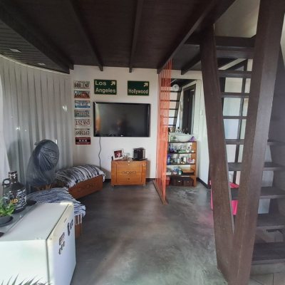 Casa Residencial com 260m², 5 quartos, 4 suítes, 6 garagens, no bairro Vargem Do Bom Jesus em Florianópolis