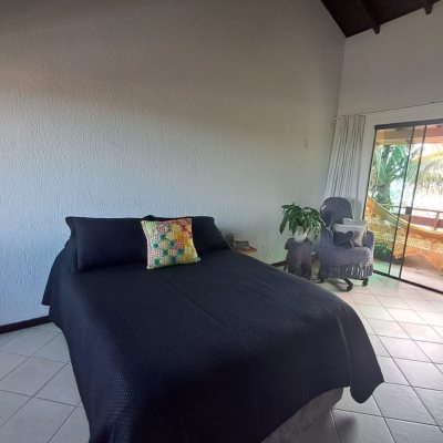 Casa Residencial com 260m², 5 quartos, 4 suítes, 6 garagens, no bairro Vargem Do Bom Jesus em Florianópolis