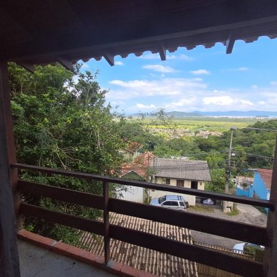 Casa Residencial com 260m², 5 quartos, 4 suítes, 6 garagens, no bairro Vargem Do Bom Jesus em Florianópolis