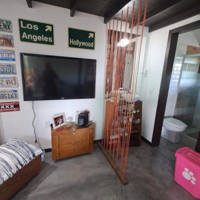 Casa Residencial com 260m², 5 quartos, 4 suítes, 6 garagens, no bairro Vargem Do Bom Jesus em Florianópolis