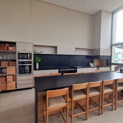 Studio Residencial com 41m², 1 quarto, 1 garagem, no bairro João Paulo em Florianópolis