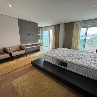 Apartamentos com 162m², 2 quartos, 2 suítes, 2 garagens, no bairro Agronômica em Florianópolis