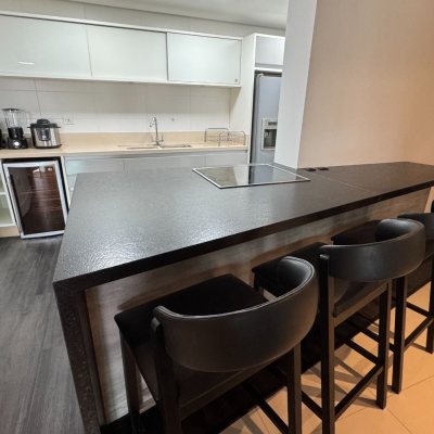 Apartamentos com 162m², 2 quartos, 2 suítes, 2 garagens, no bairro Agronômica em Florianópolis