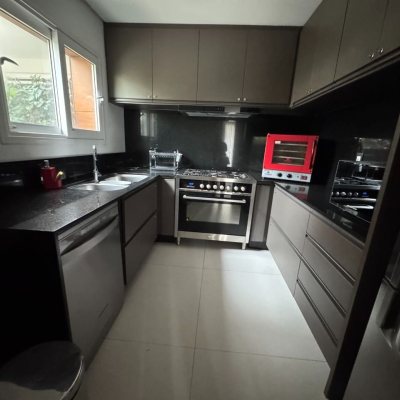 Apartamentos com 162m², 2 quartos, 2 suítes, 2 garagens, no bairro Agronômica em Florianópolis