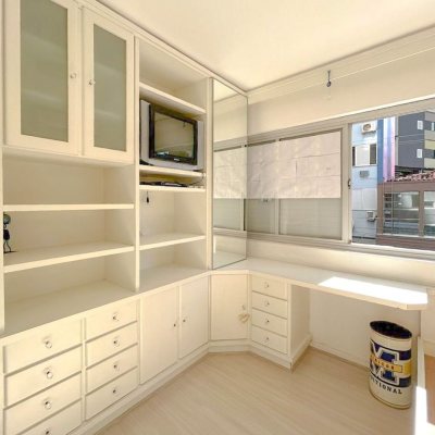 Apartamentos com 121m², 3 quartos, 1 suíte, 1 garagem, no bairro Centro em Florianópolis