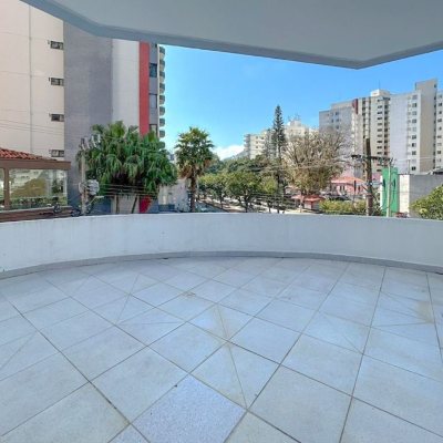 Apartamentos com 121m², 3 quartos, 1 suíte, 1 garagem, no bairro Centro em Florianópolis