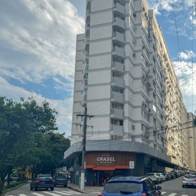 Apartamentos com 121m², 3 quartos, 1 suíte, 1 garagem, no bairro Centro em Florianópolis