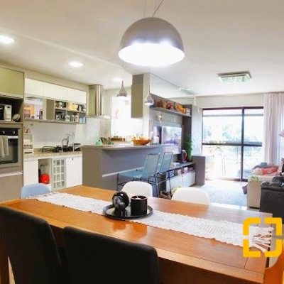 Apartamentos com 118m², 3 quartos, 3 suítes, 2 garagens, no bairro Kobrasol em São José