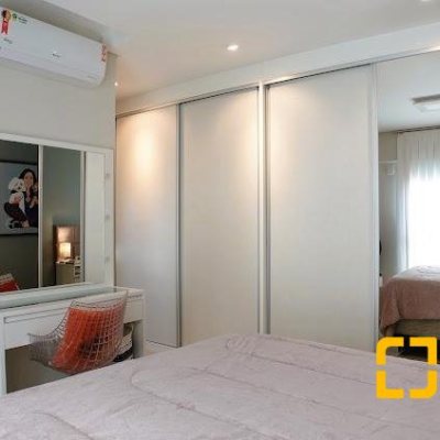 Apartamentos com 118m², 3 quartos, 3 suítes, 2 garagens, no bairro Kobrasol em São José