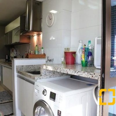 Apartamentos com 118m², 3 quartos, 3 suítes, 2 garagens, no bairro Kobrasol em São José