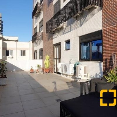 Apartamentos com 118m², 3 quartos, 3 suítes, 2 garagens, no bairro Kobrasol em São José