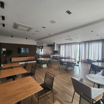 Apartamentos com 77m², 2 quartos, 1 suíte, 2 garagens, no bairro Kobrasol em São José