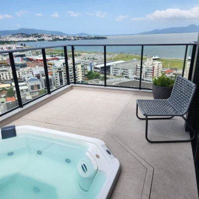 Apartamentos com 77m², 2 quartos, 1 suíte, 2 garagens, no bairro Kobrasol em São José