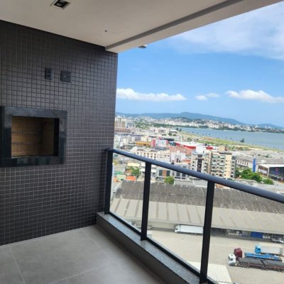 Apartamentos com 77m², 2 quartos, 1 suíte, 2 garagens, no bairro Kobrasol em São José