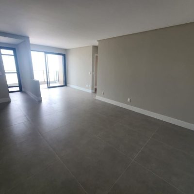 Apartamentos com 77m², 2 quartos, 1 suíte, 2 garagens, no bairro Kobrasol em São José