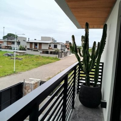Casa Residencial com 180m², 3 quartos, 1 suíte, 2 garagens, no bairro Rio Tavares em Florianópolis