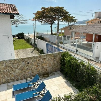 Casa Residencial com 560m², 5 quartos, 5 suítes, 8 garagens, no bairro Cachoeira Do Bom Jesus em Florianópolis