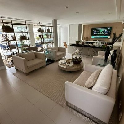 Casa Residencial com 560m², 5 quartos, 5 suítes, 8 garagens, no bairro Cachoeira Do Bom Jesus em Florianópolis