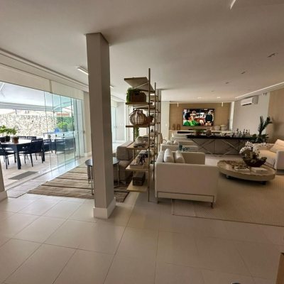 Casa Residencial com 560m², 5 quartos, 5 suítes, 8 garagens, no bairro Cachoeira Do Bom Jesus em Florianópolis