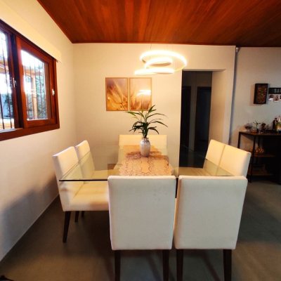 Casa Residencial com 165m², 3 quartos, 2 garagens, no bairro Jardim Eldorado em Palhoça