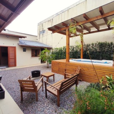 Casa Residencial com 165m², 3 quartos, 2 garagens, no bairro Jardim Eldorado em Palhoça