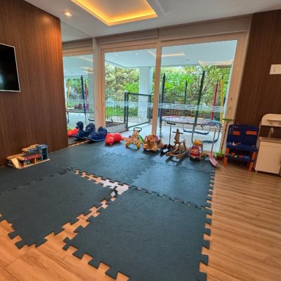 Apartamentos com 165m², 2 quartos, 2 suítes, 2 garagens, no bairro Agronômica em Florianópolis