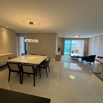 Apartamentos com 165m², 2 quartos, 2 suítes, 2 garagens, no bairro Agronômica em Florianópolis