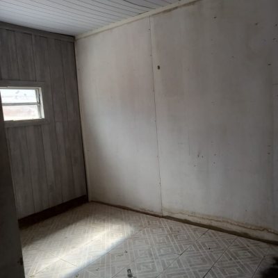 Galpão/Loja com 200m², 18 garagens, no bairro São João Do Rio Vermelho em Florianópolis