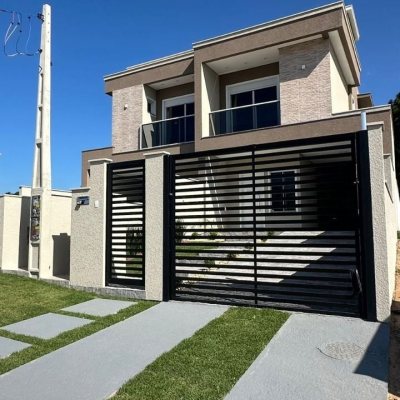 Casa Residencial com 156m², 3 quartos, 1 suíte, 2 garagens, no bairro São João Do Rio Vermelho em Florianópolis