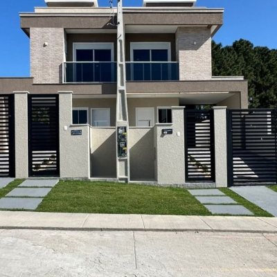 Casa Residencial com 156m², 3 quartos, 1 suíte, 2 garagens, no bairro São João Do Rio Vermelho em Florianópolis