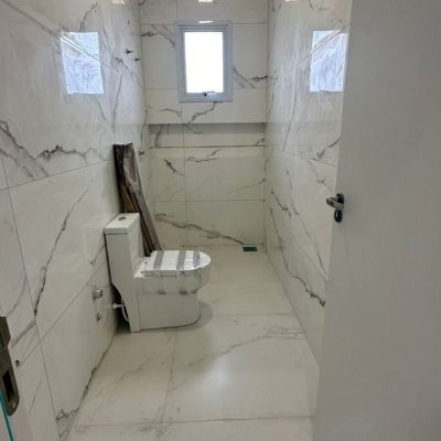 Casa Residencial com 156m², 3 quartos, 1 suíte, 2 garagens, no bairro São João Do Rio Vermelho em Florianópolis