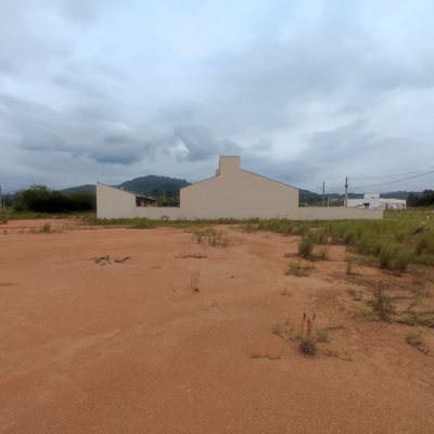 Terreno Comercial/Residencial com 375m², no bairro Areias De Baixo em Governador Celso Ramos