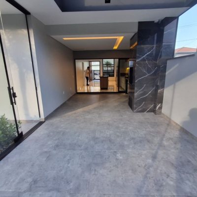 Casa Residencial com 112m², 3 quartos, 1 suíte, 2 garagens, no bairro Potecas em São José