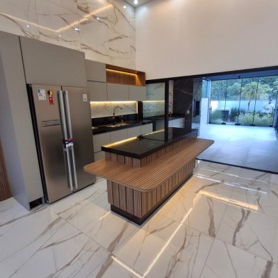 Casa Residencial com 112m², 3 quartos, 1 suíte, 2 garagens, no bairro Potecas em São José