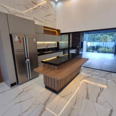 Casa Residencial com 112m², 3 quartos, 1 suíte, 2 garagens, no bairro Potecas em São José