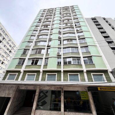 Apartamentos com 106m², 3 quartos, 1 garagem, no bairro Centro em Florianópolis