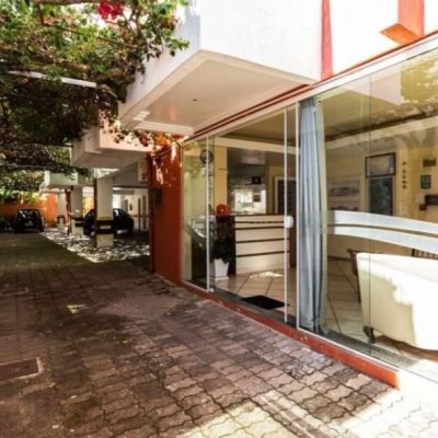 Pousada com 1084m², 21 quartos, 21 suítes, 18 garagens, no bairro Canasvieiras em Florianópolis