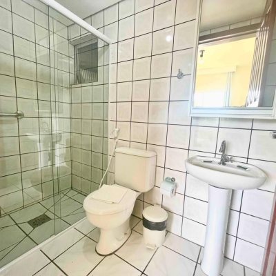 Pousada com 1084m², 21 quartos, 21 suítes, 18 garagens, no bairro Canasvieiras em Florianópolis