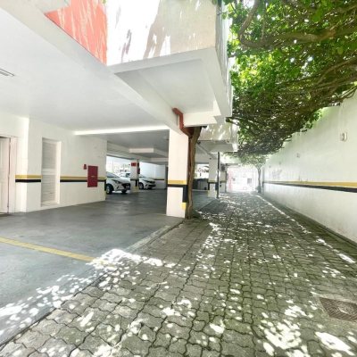 Pousada com 1084m², 21 quartos, 21 suítes, 18 garagens, no bairro Canasvieiras em Florianópolis