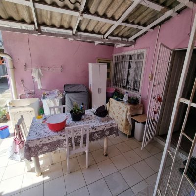 Casa Residencial/Comercial com 190m², 4 garagens, no bairro Areias em São José