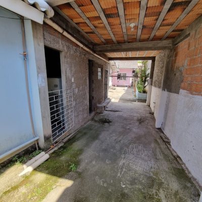 Casa Residencial/Comercial com 190m², 4 garagens, no bairro Areias em São José