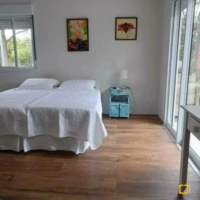 Casa Residencial com 190m², 2 quartos, 2 suítes, 2 garagens, no bairro Ponta Das Canas em Florianópolis