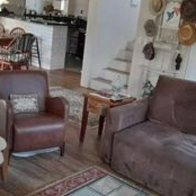 Casa Residencial com 190m², 2 quartos, 2 suítes, 2 garagens, no bairro Ponta Das Canas em Florianópolis