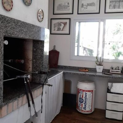 Casa Residencial com 190m², 2 quartos, 2 suítes, 2 garagens, no bairro Ponta Das Canas em Florianópolis