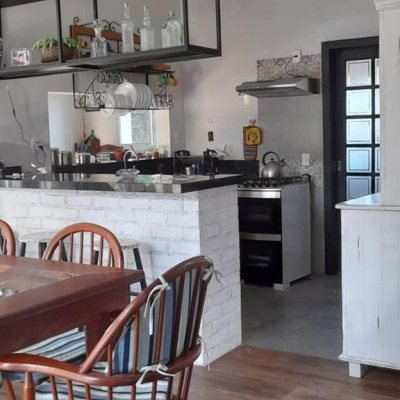 Casa Residencial com 190m², 2 quartos, 2 suítes, 2 garagens, no bairro Ponta Das Canas em Florianópolis