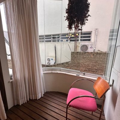 Apartamentos com 91m², 3 quartos, 1 suíte, 1 garagem, no bairro Coqueiros em Florianópolis