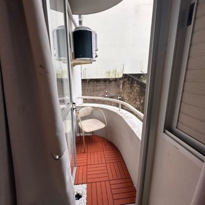 Apartamentos com 91m², 3 quartos, 1 suíte, 1 garagem, no bairro Coqueiros em Florianópolis