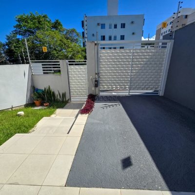 Casa Residencial com 92m², 2 quartos, 2 garagens, no bairro Serraria em São José
