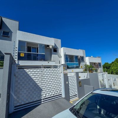 Casa Residencial com 92m², 2 quartos, 2 garagens, no bairro Serraria em São José